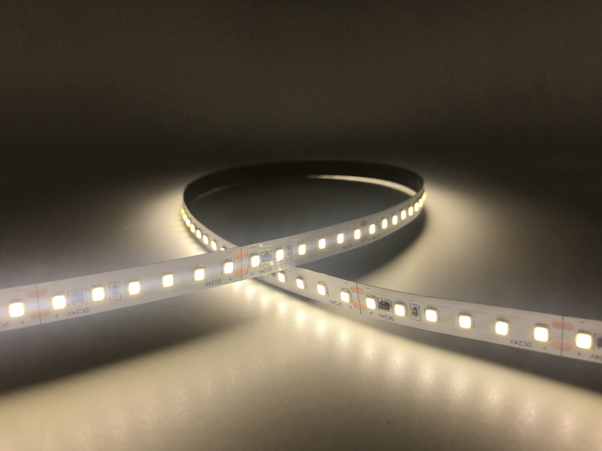 长级联恒流LED灯带