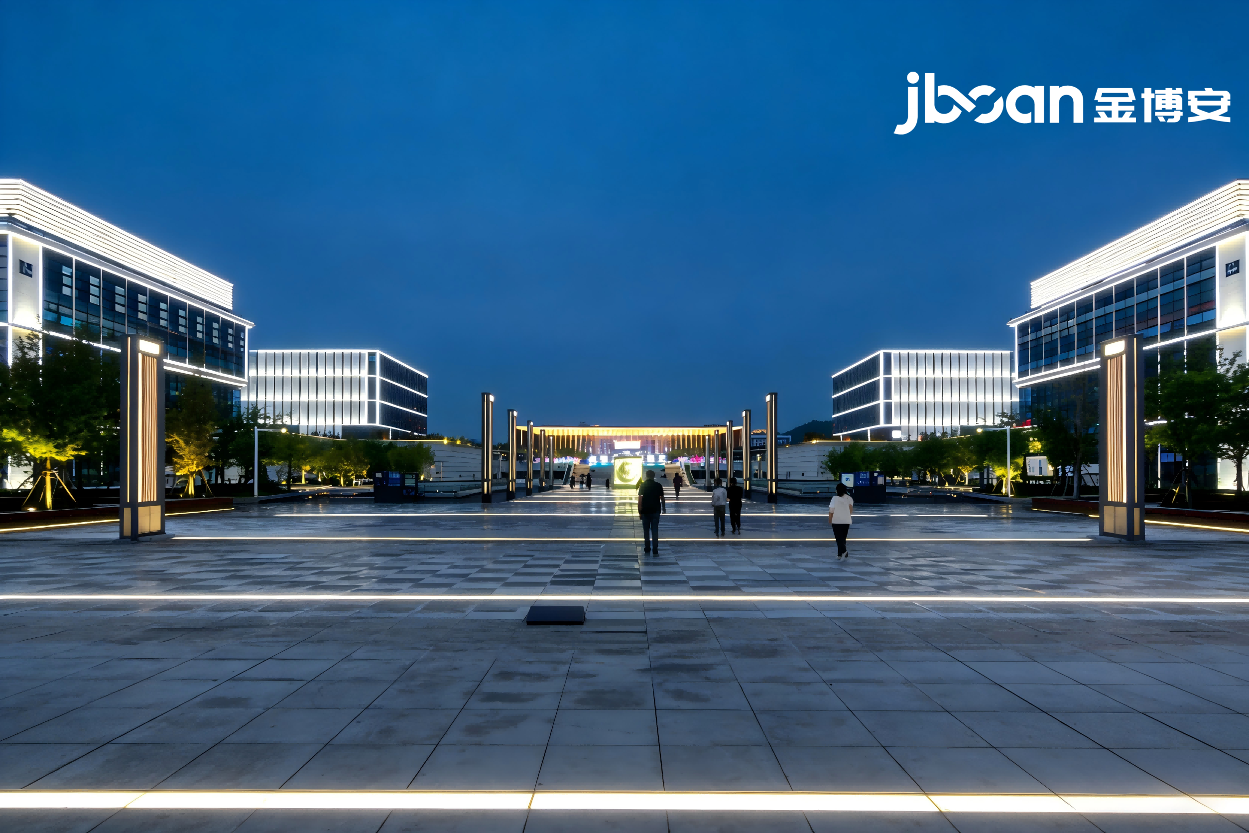 光感筑城，2万套匠心点亮城市门户——JBOAN金博安重塑车站广场与楼宇夜景美学(图2)