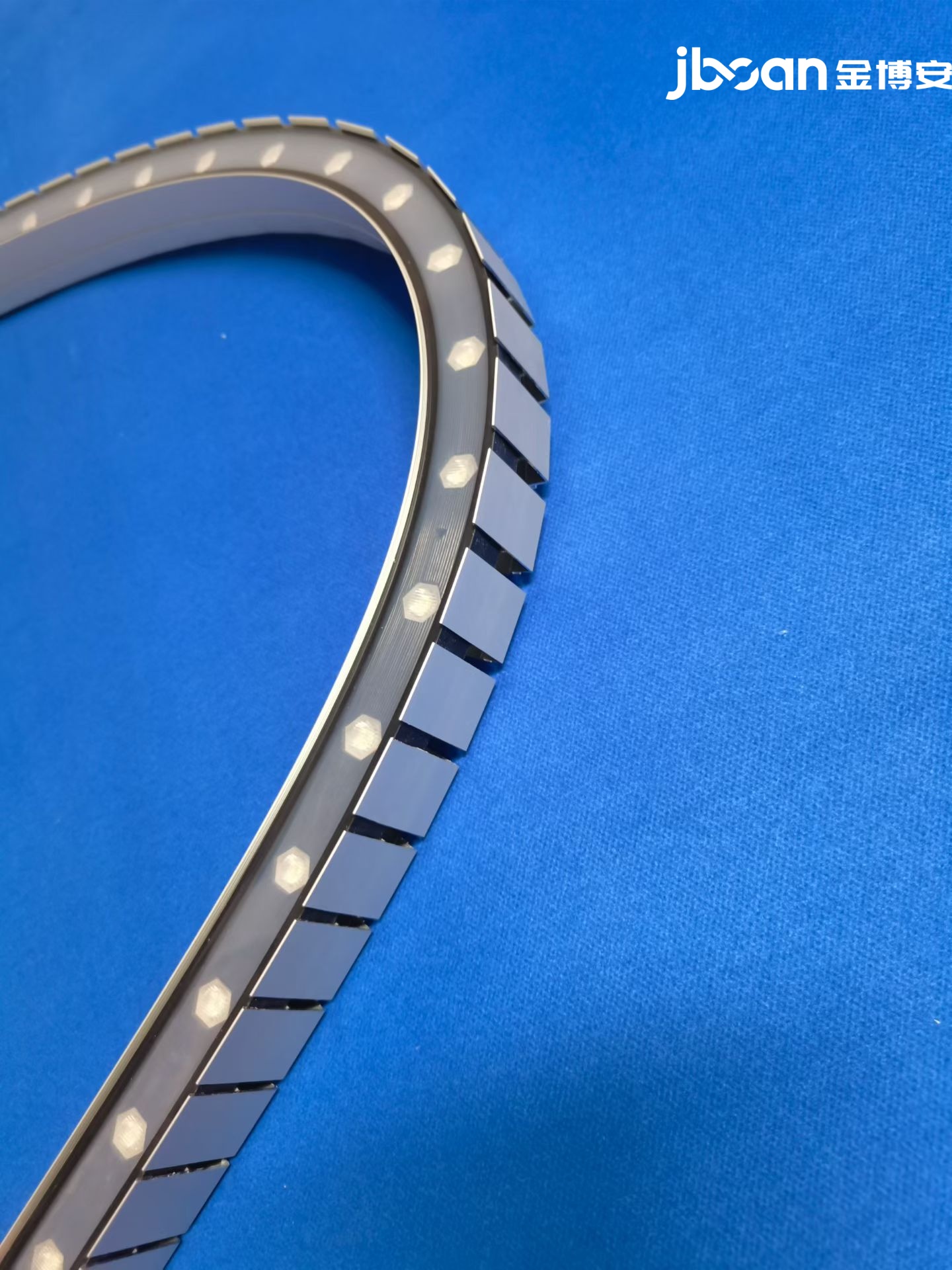 金博安18-24W柔性洗墙灯 专业解决高空作业繁琐、异形安装不便问题(图4)