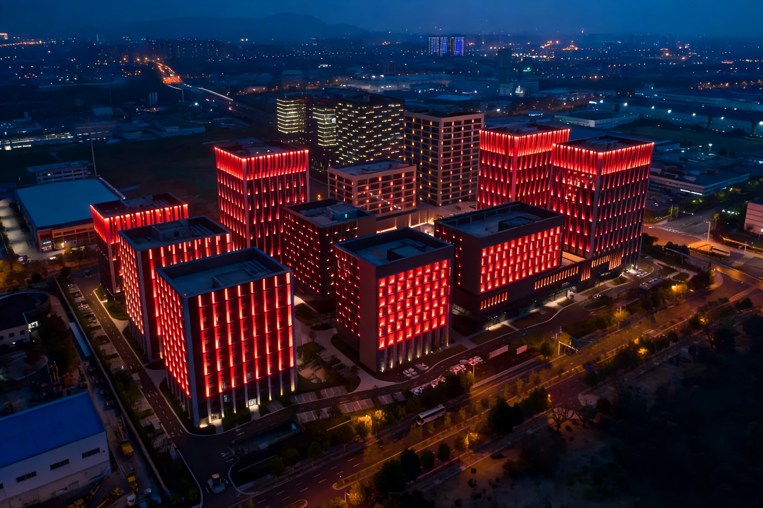 金博安柔光系列赋能汇智科技园 LED柔性洗墙灯多栋楼宇联动亮化焕新颜(图1)