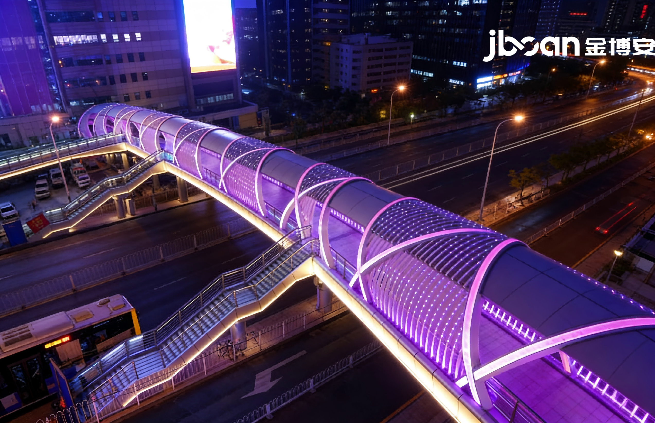 JBOAN金博安柔性霓虹灯打造梦幻天桥(图2)