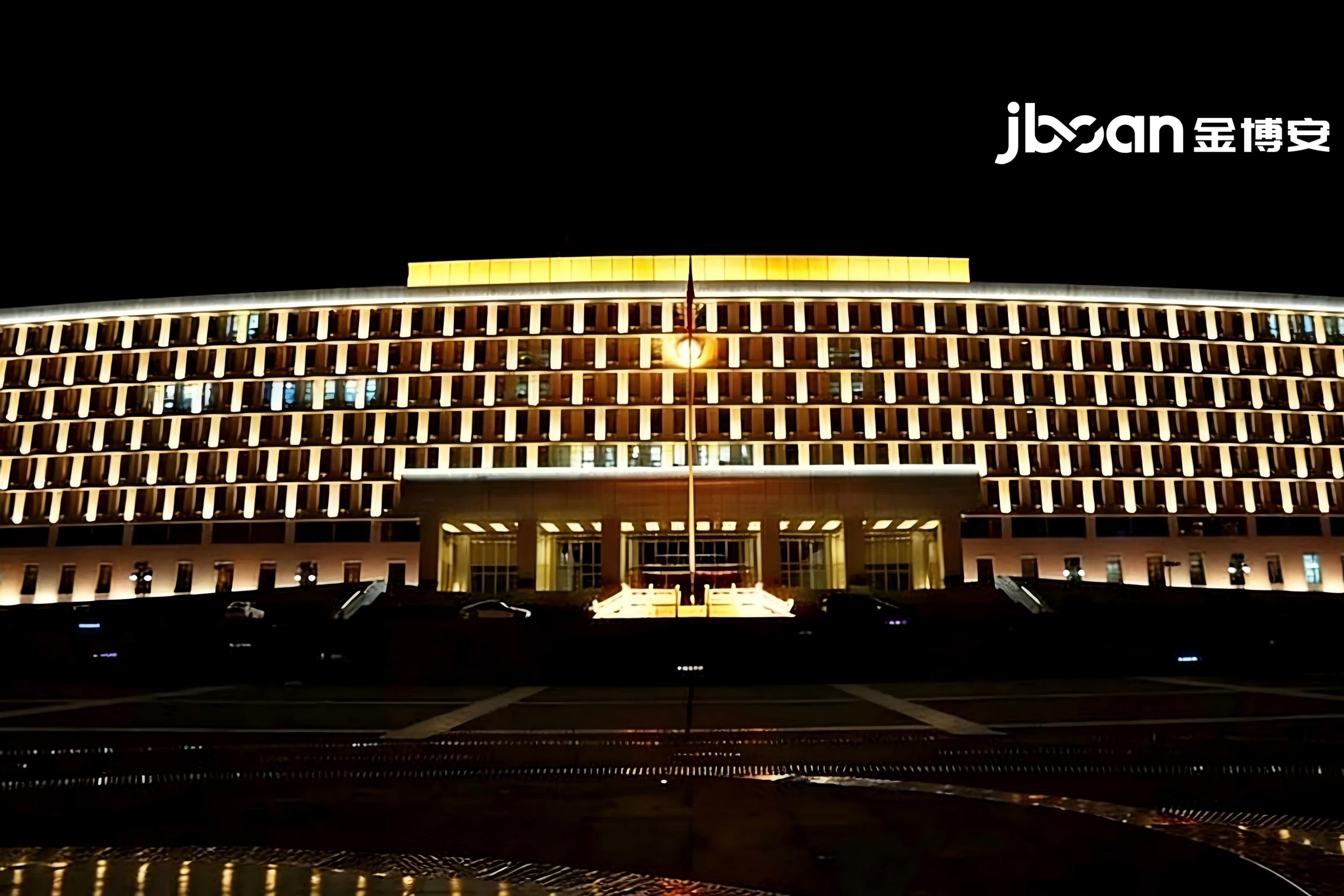 暖光铸威仪，匠心映城芯｜JBOAN金博安点亮鄂尔多斯政府办公大楼夜景