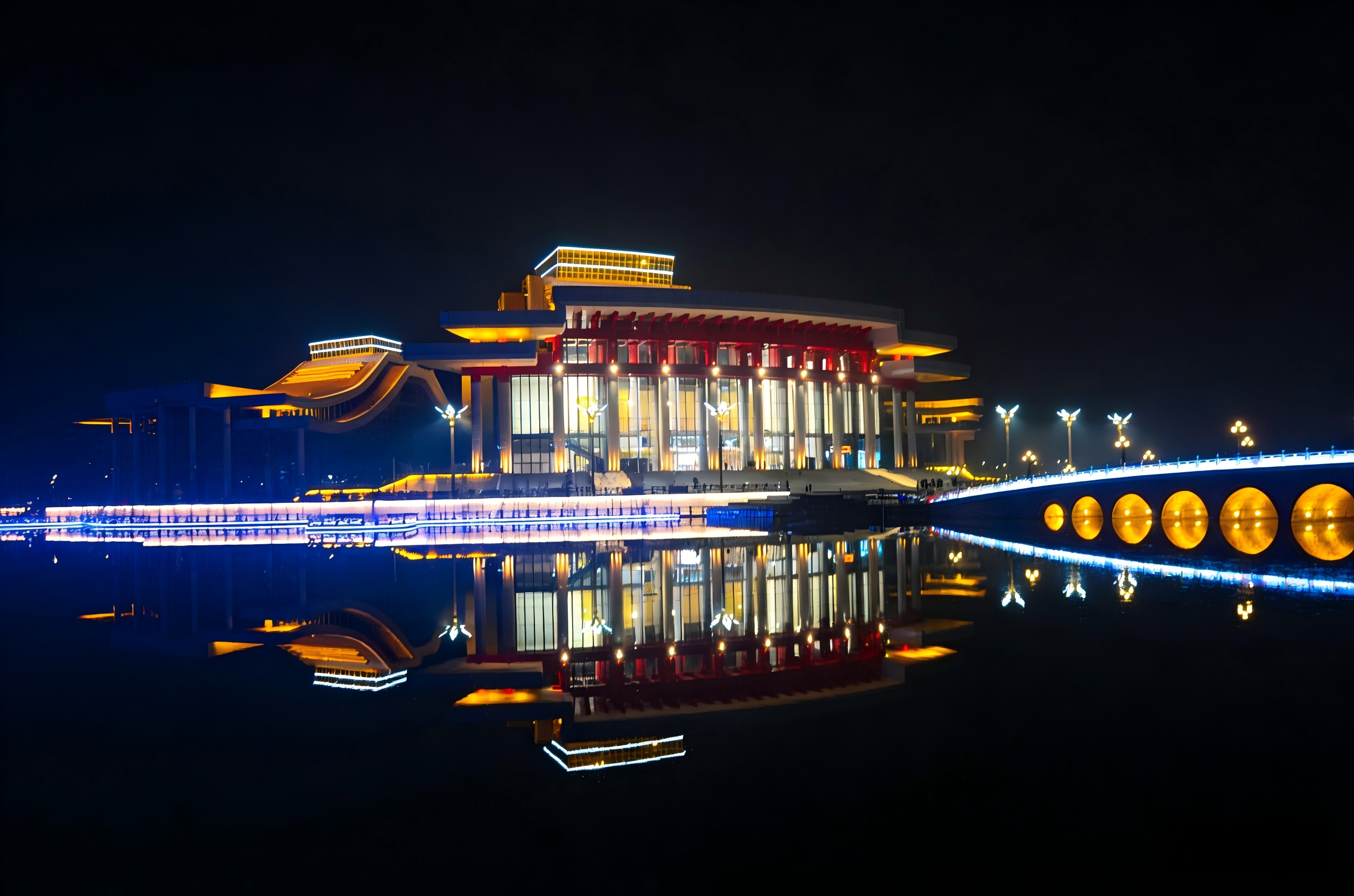 暖光映水岸，夜醉夏都东湖｜JBOAN金博安点亮河岸诗意夜景(图1)