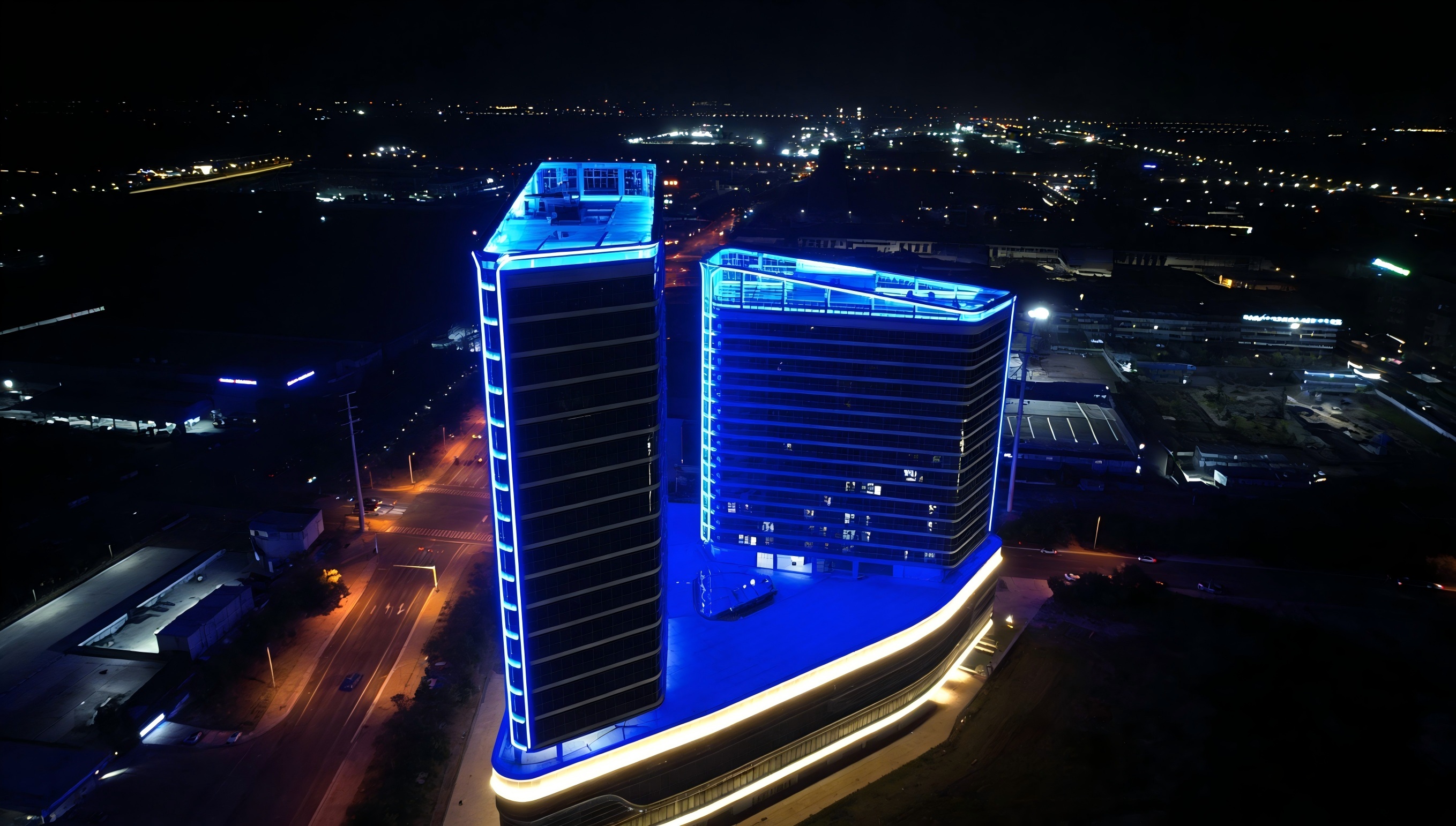 金博安光影筑境|RGBW柔性灯具点亮深圳联赢大厦,焕新商务夜景美学(图1) 金博安光影筑境|RGBW柔性灯具点亮深圳联赢大厦,焕新商务夜景美学(图1)