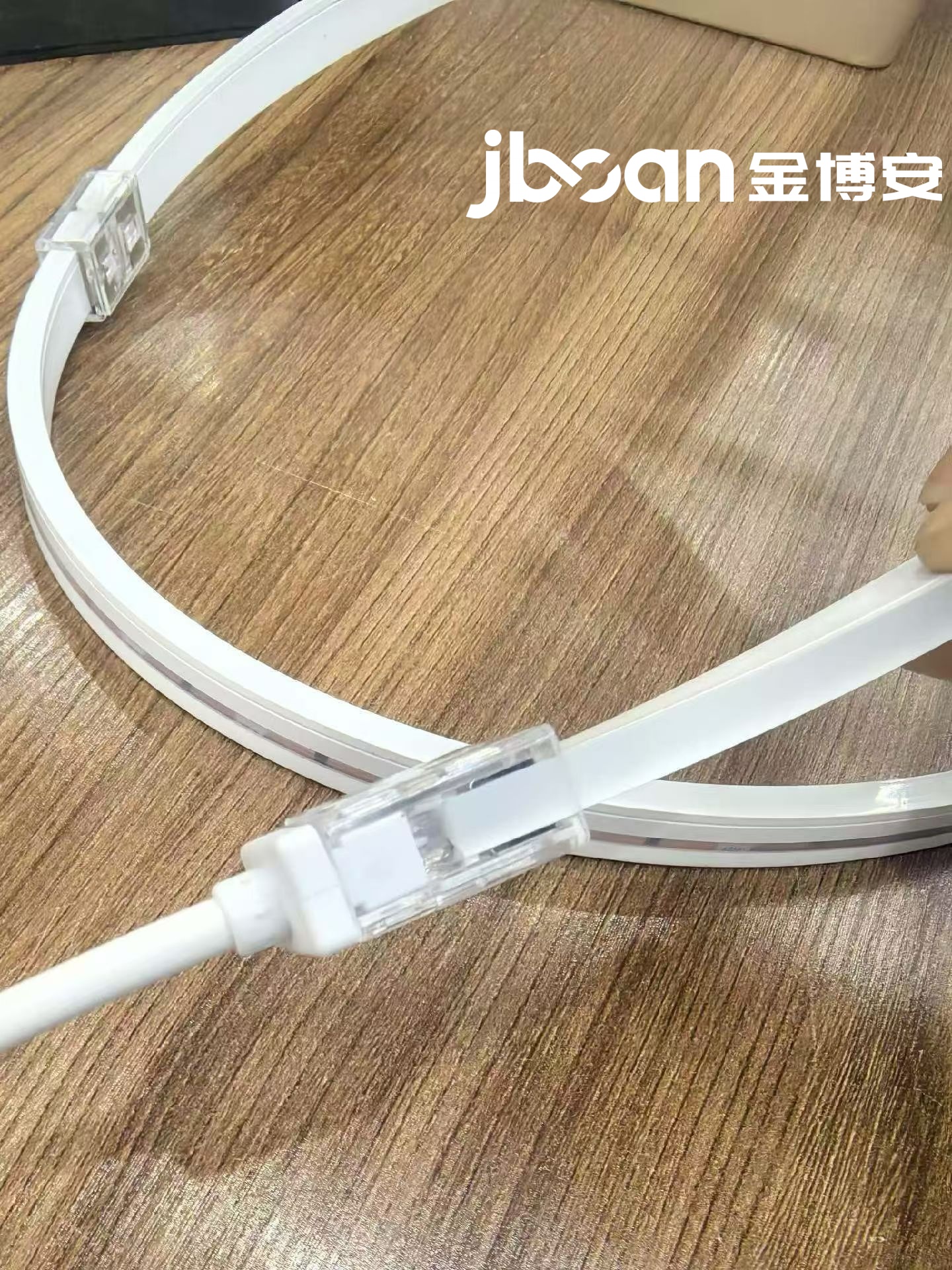 JBOAN 专用对接头 攻克长距离幕墙亮化 无缝拼接告别暗区断层(图4) JBOAN 专用对接头 攻克长距离幕墙亮化 无缝拼接告别暗区断层(图4)